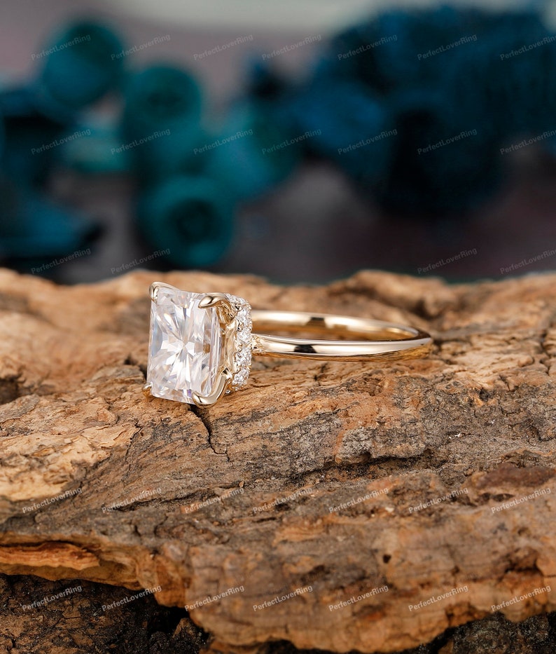 Side profile of hidden halo engagement ring