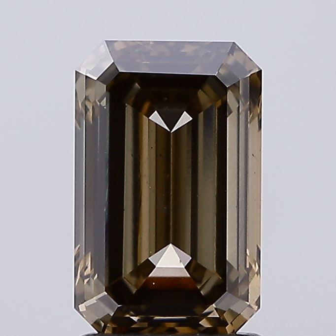 2.04ct Emerald Cut Diamond — IGI Certified · LG715583145