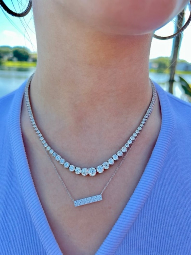 Graduated rivière necklace