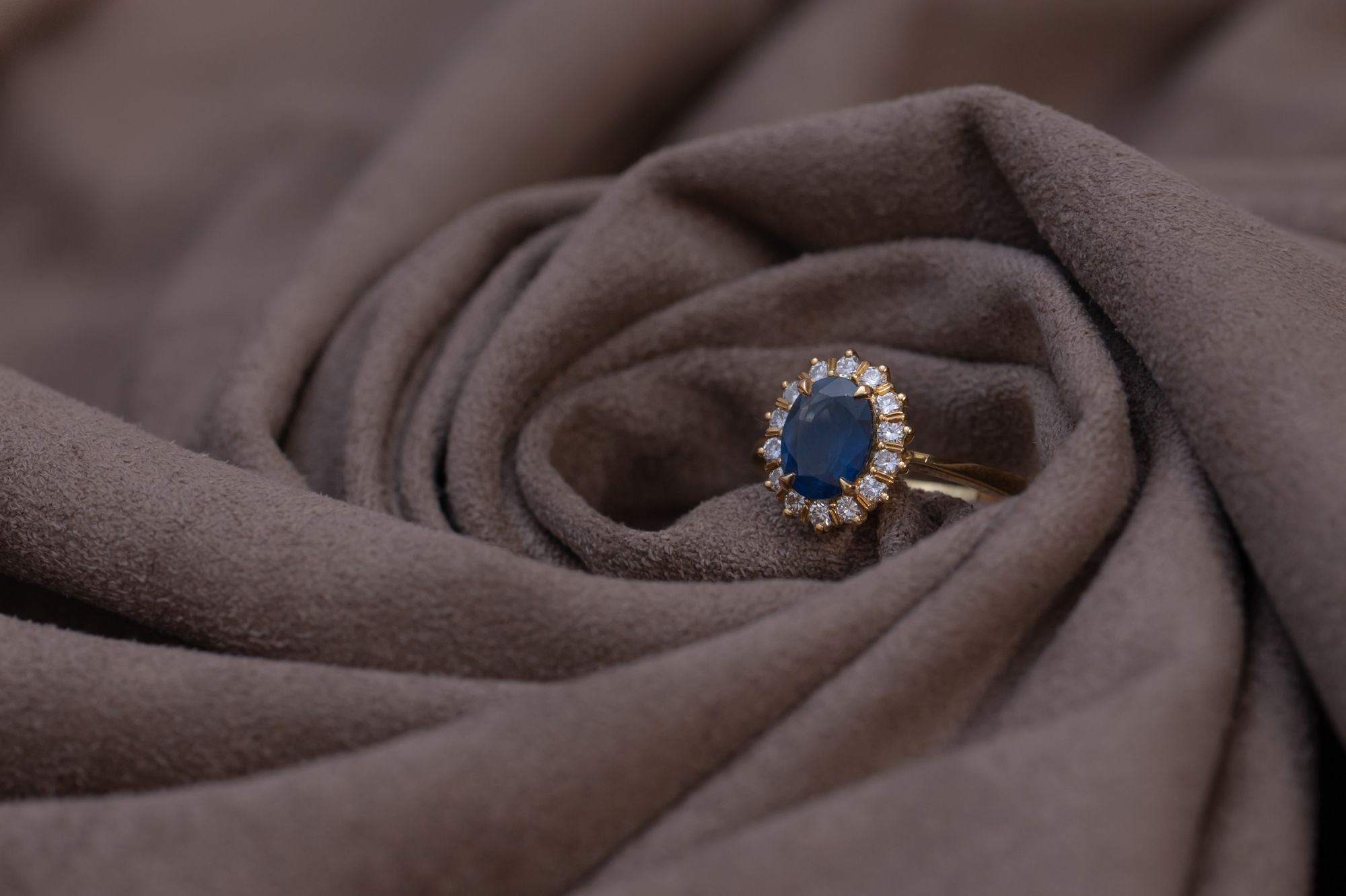 Blue sapphire colour range for bespoke sapphire engagement rings