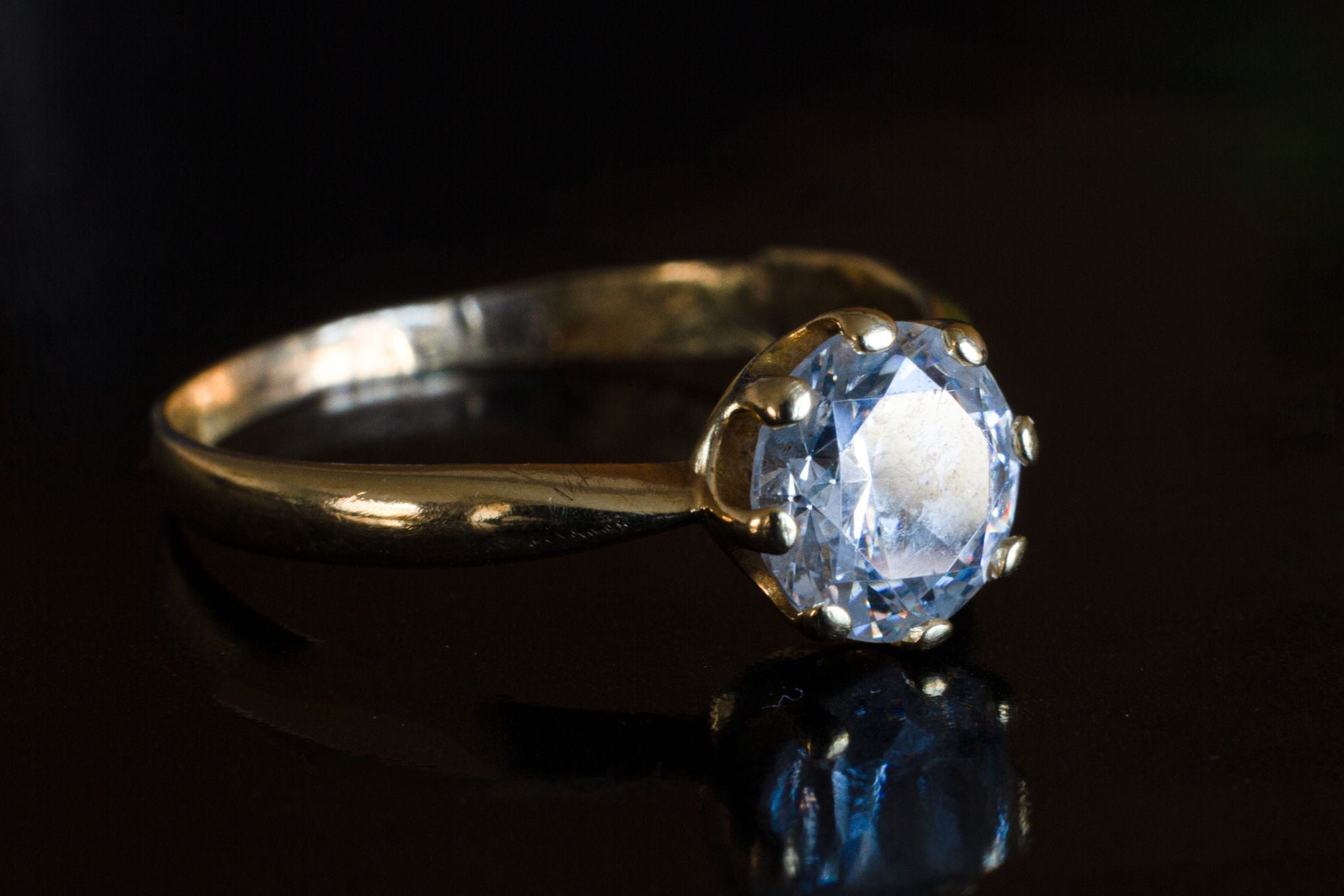 Bespoke sapphire engagement ring design options