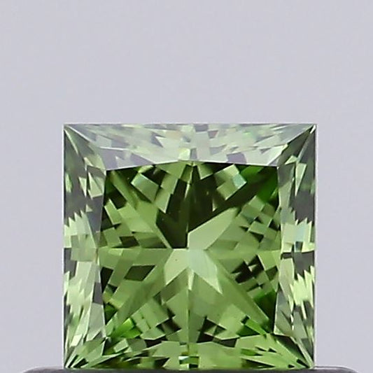 0.46ct Princess Diamond — IGI Certified · LG700525653