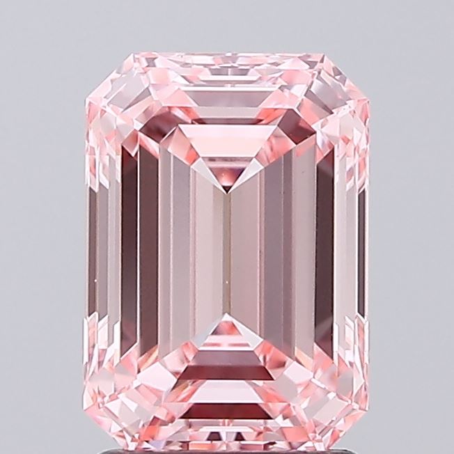 2.07ct Emerald Cut Diamond — IGI Certified · LG818640400